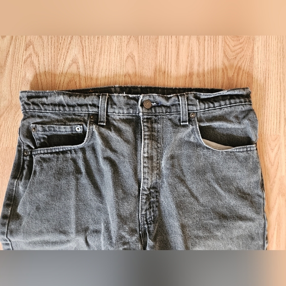 Men's black 505 Levis - Picture 3 of 7